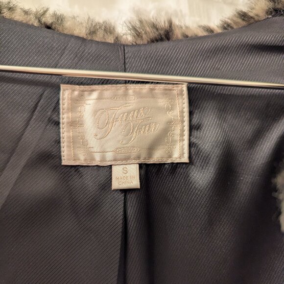 Fab Faux Fur Coat! - Picture 6 of 10